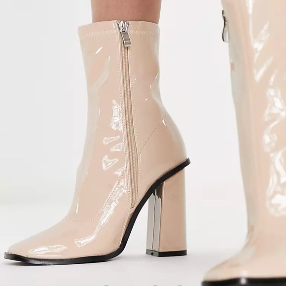 NWT • ASOS • SO STYLISH! Off-White Cream Heeled Boots Booties • Size 6.5 - Picture 2 of 8